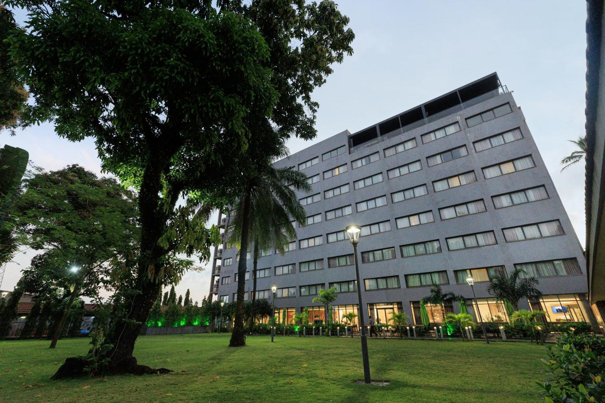Riviera Royal Hotel Conakry Bagian luar foto