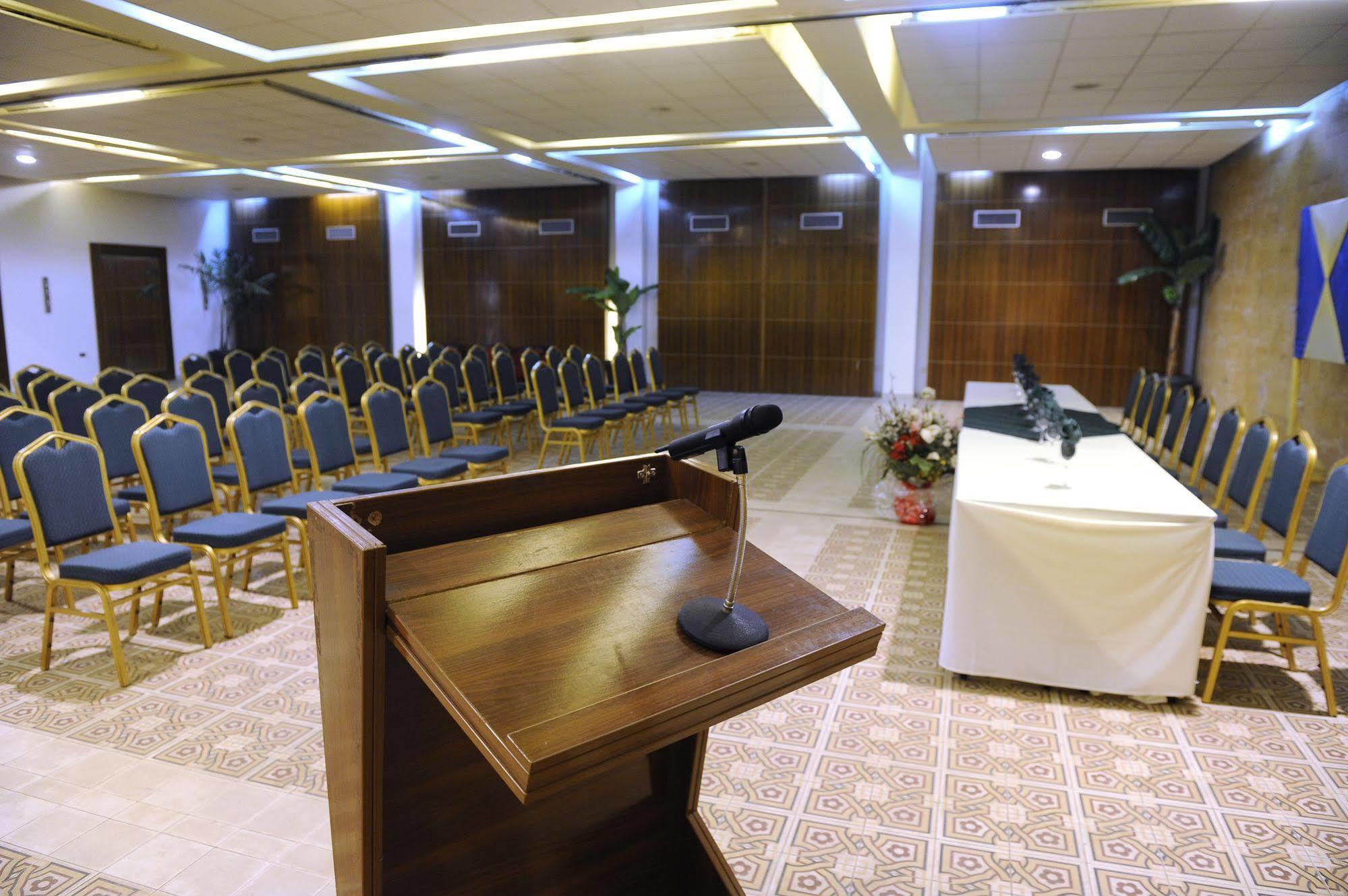 Riviera Royal Hotel Conakry Bagian luar foto
